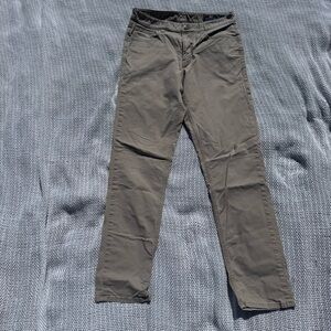 Vineyard Vines Men's Slim Khaki Chinos